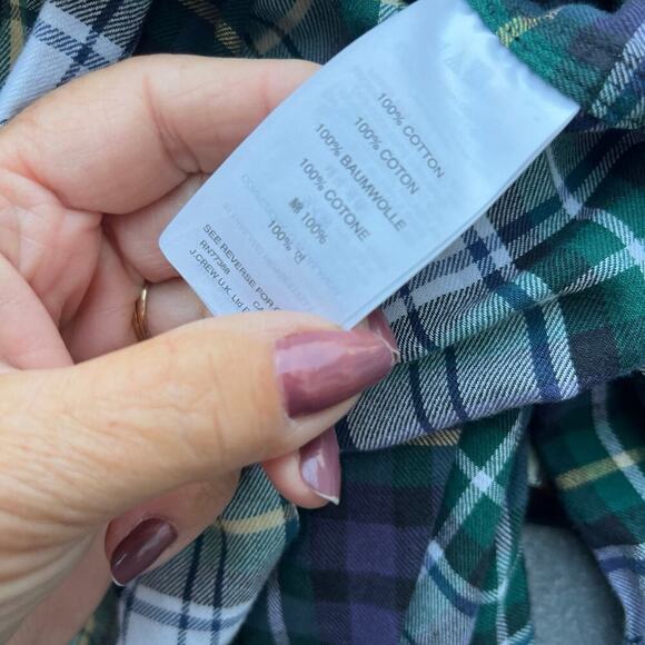 J. CREW women’s size 12 T, button-down flannel shirt with chest pockets - Picture 5 of 6